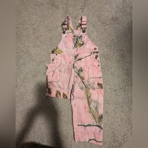 Cabela's size 3t overall.